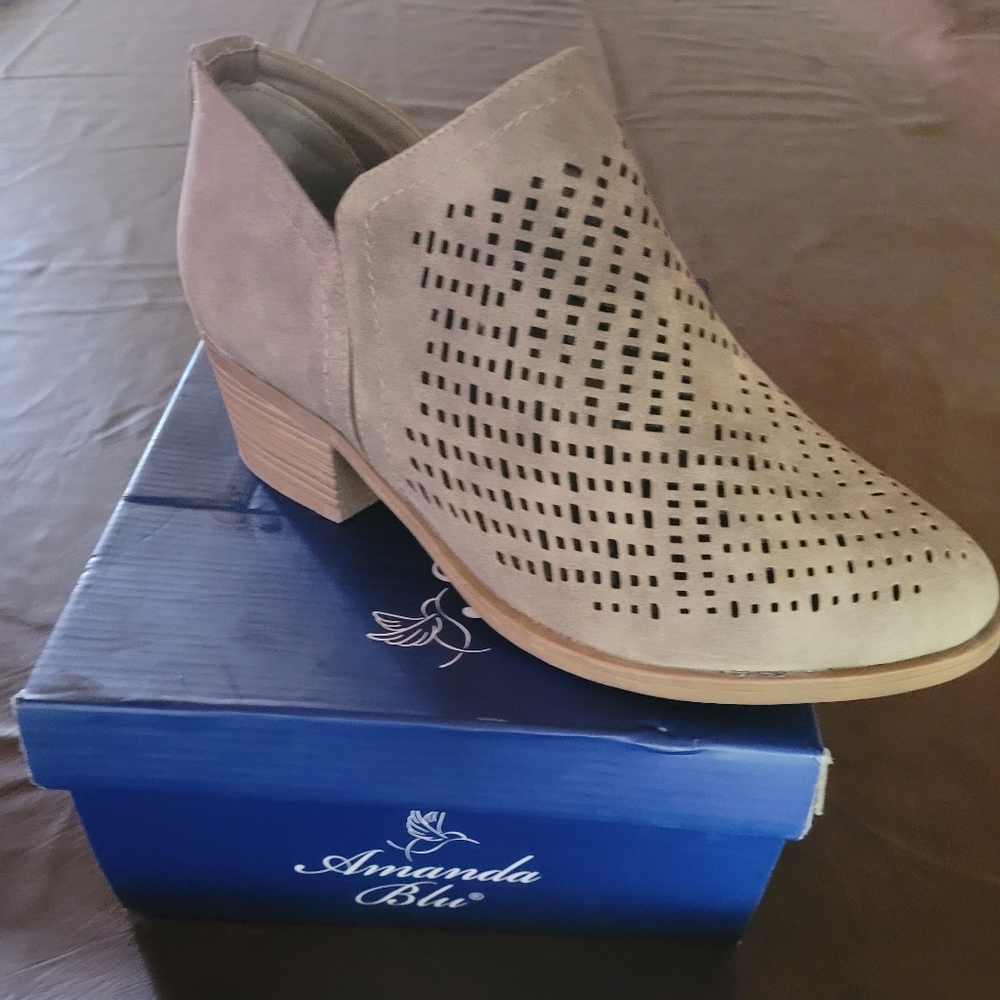 Womens Shoes